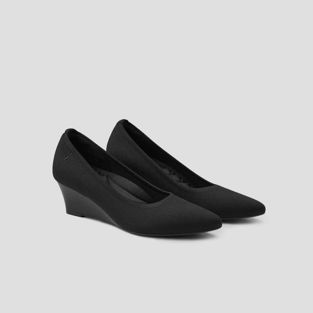 VIVAIA Aria Wedge Pointed Toe Black Knit Heels in Size 38